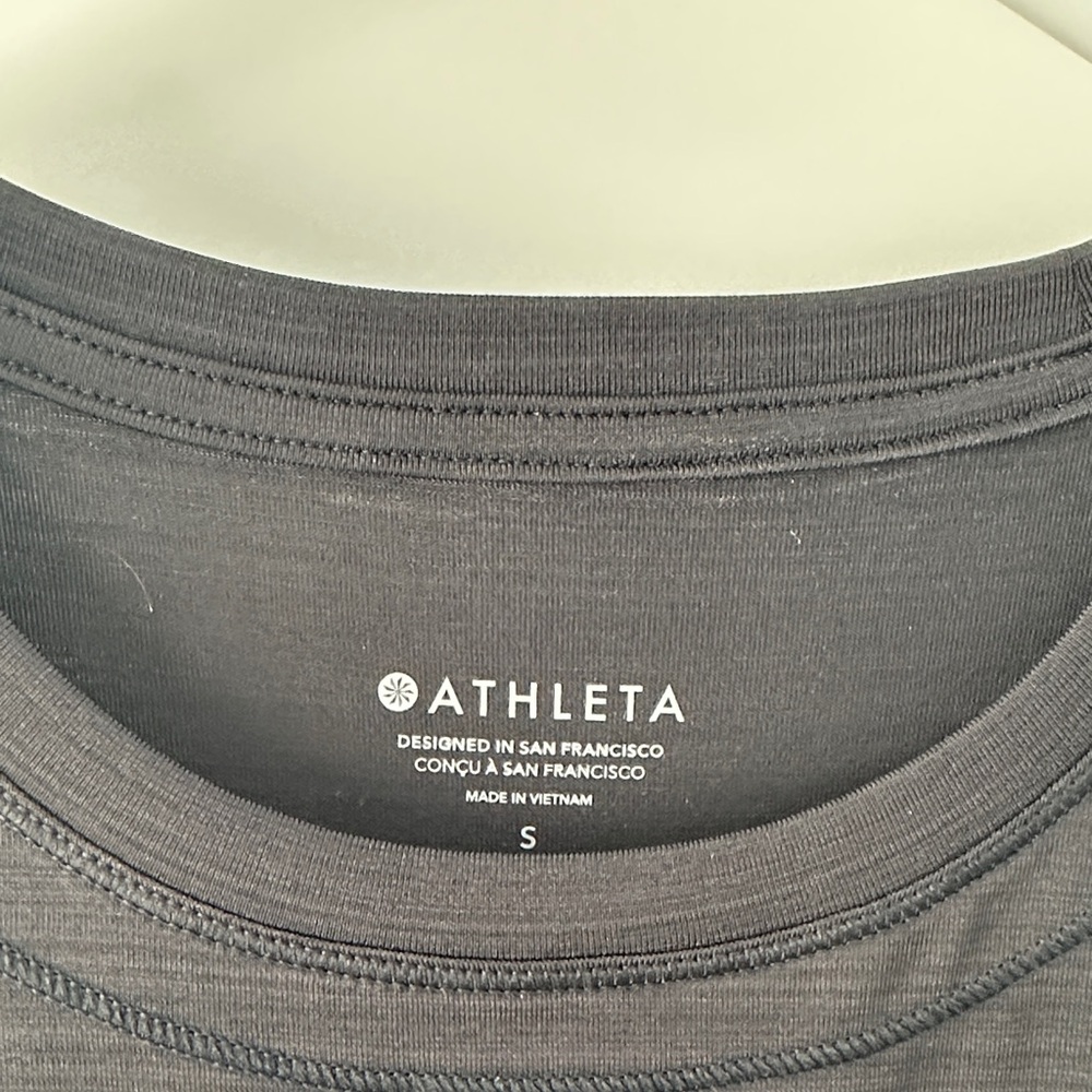 NWT Athleta Pacifica Illume UPF Relaxed Black Tank, size S - Picture 6 of 6